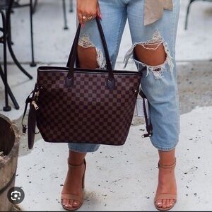 Checkered Tote with pouch